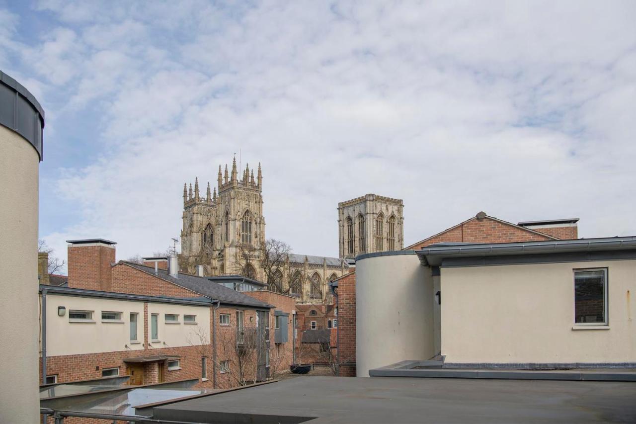 Апартаменты St Helen's House With Minster Views Йорк