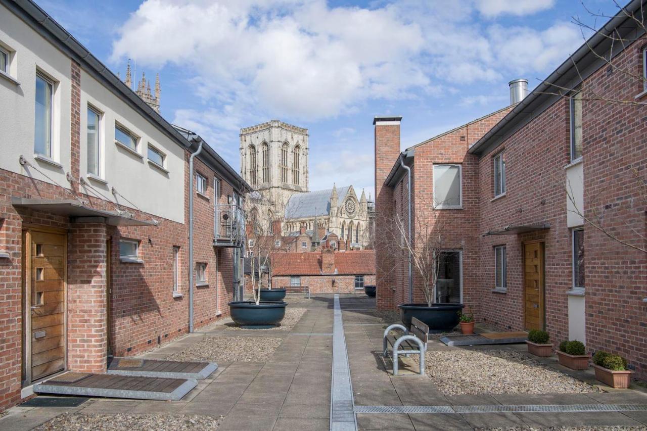 Апартаменты St Helen's House With Minster Views *